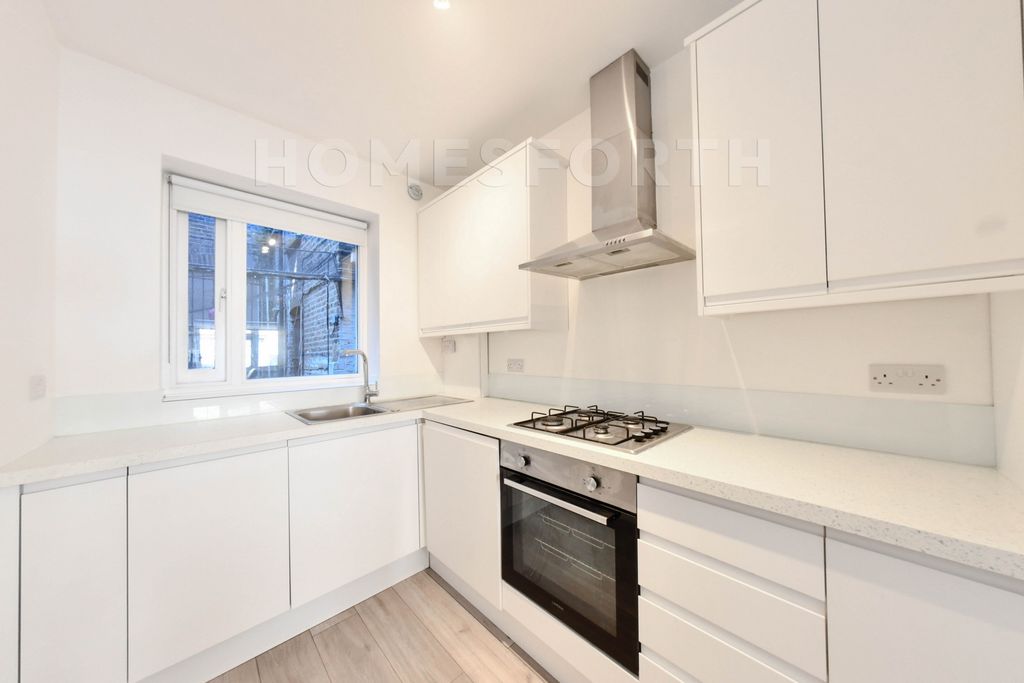 Property photo 3 of 14 Photo 6