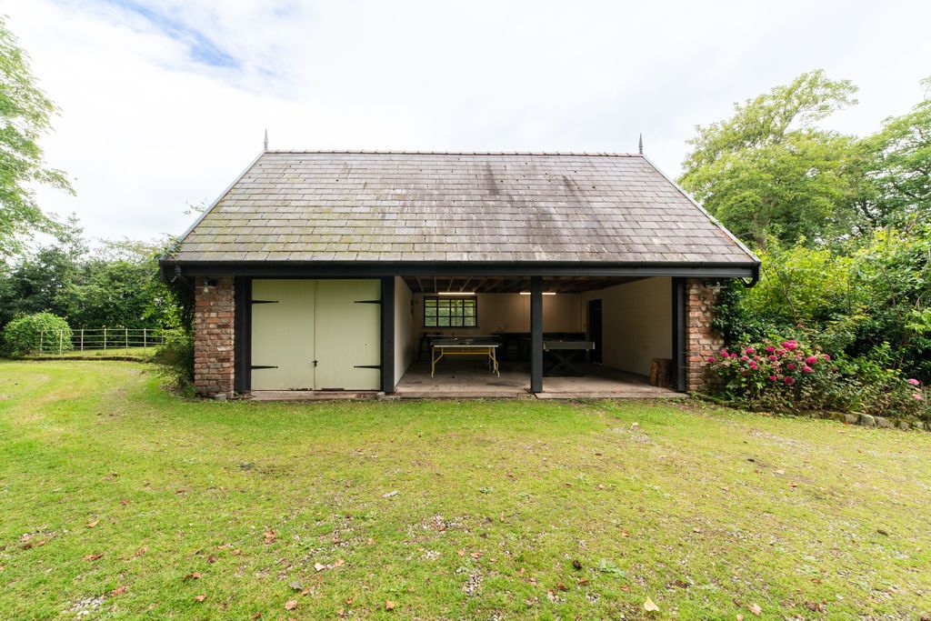 Property photo 3 of 57 Photo 49