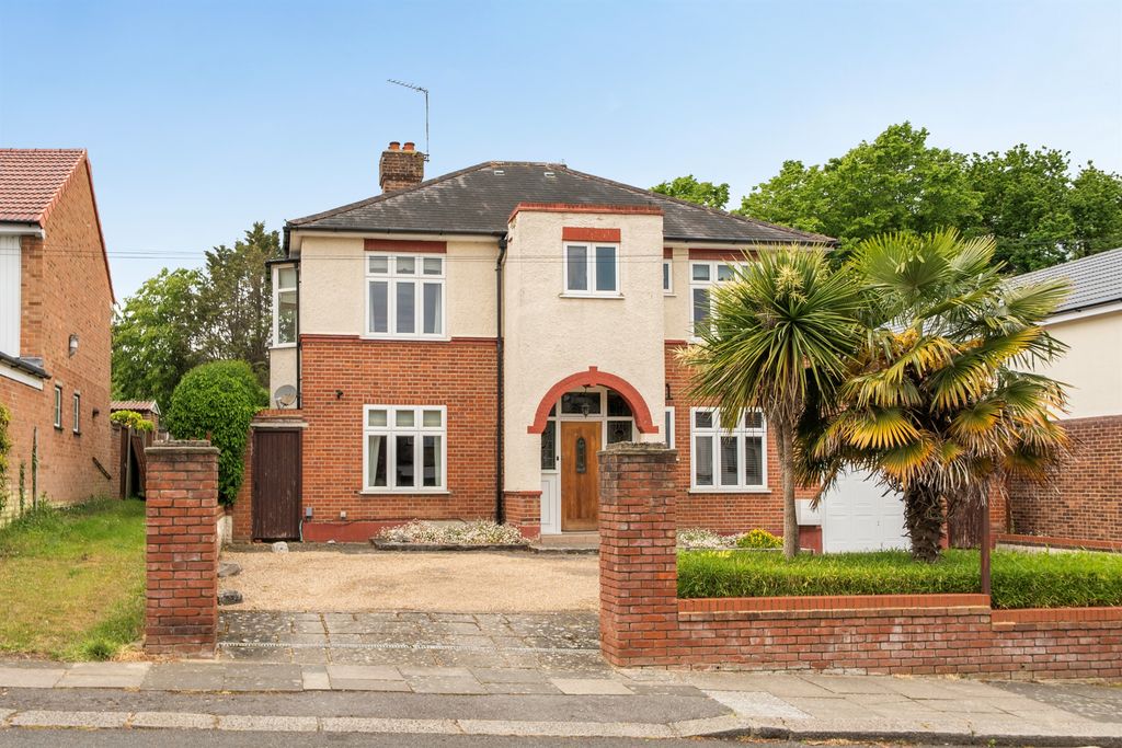 Property photo 1 of 26