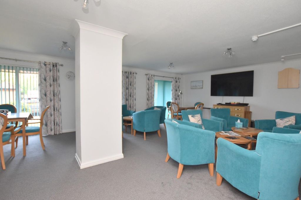 Property photo 3 of 14 Springwood Court (3).Jpg