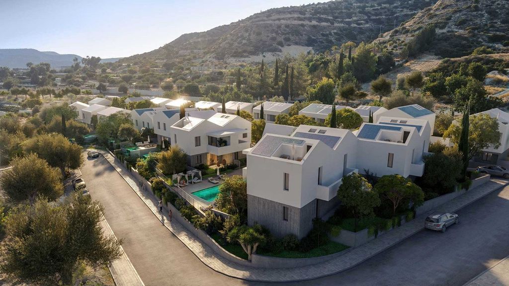 Property photo 3 of 5