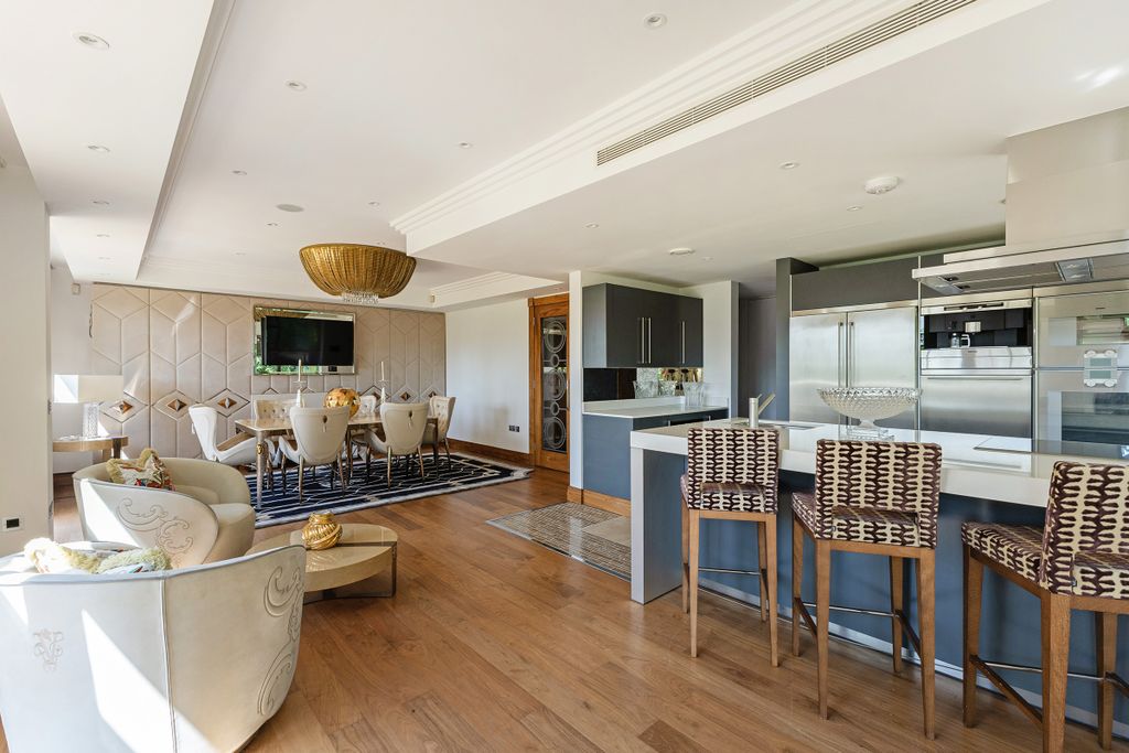 Additional image 10 of 2 bed flat for saleCharters Road, Sunningdale, Berkshire SL5