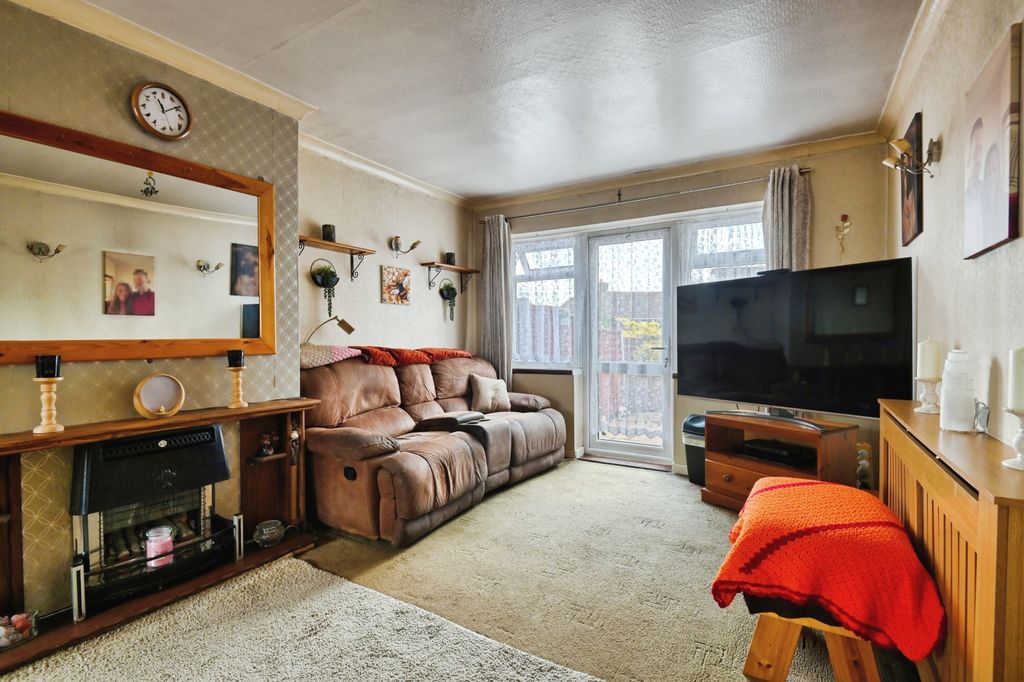 Property photo 3 of 19