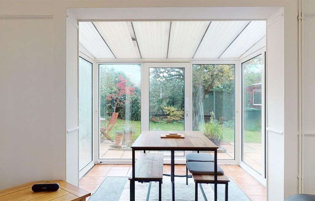 Property photo 3 of 12 Picture 3