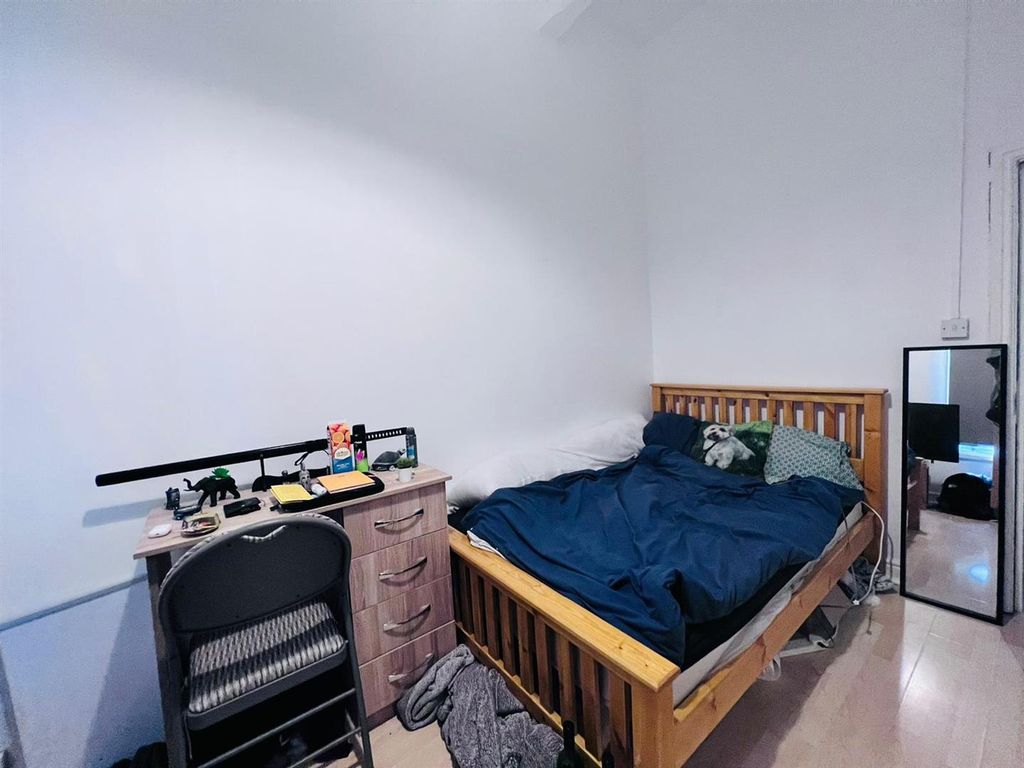 Property photo 2 of 11 Bedroom Two