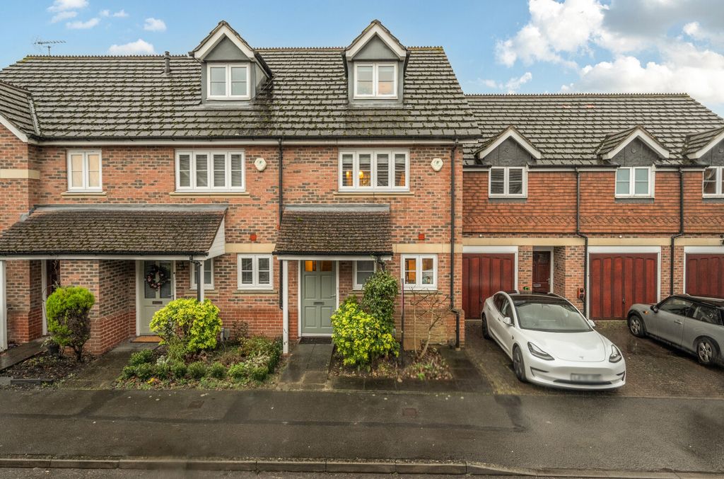 Property photo 1 of 12 1407463-2-69864F7...