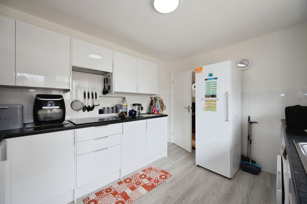 Property photo 3 of 14 Pbox-Img.Jpg