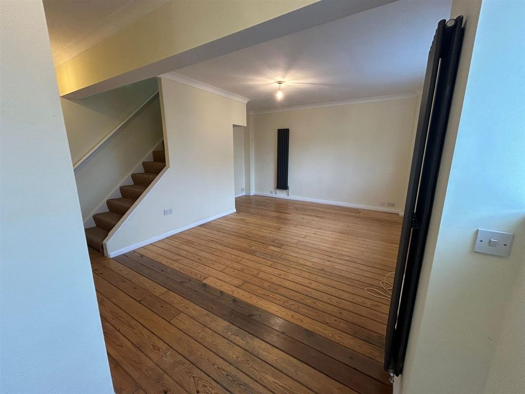 Property photo 3 of 8 7.Jpg