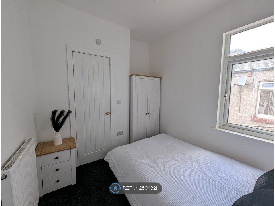 Property photo 2 of 3 Bedroom 3 Available