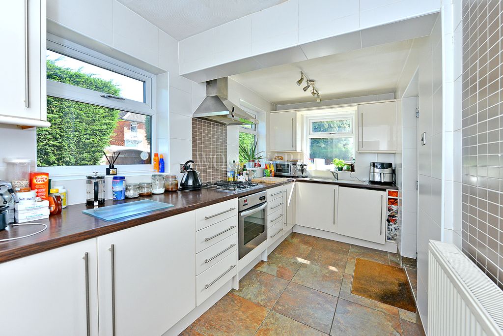 Property photo 2 of 16 Kitchen