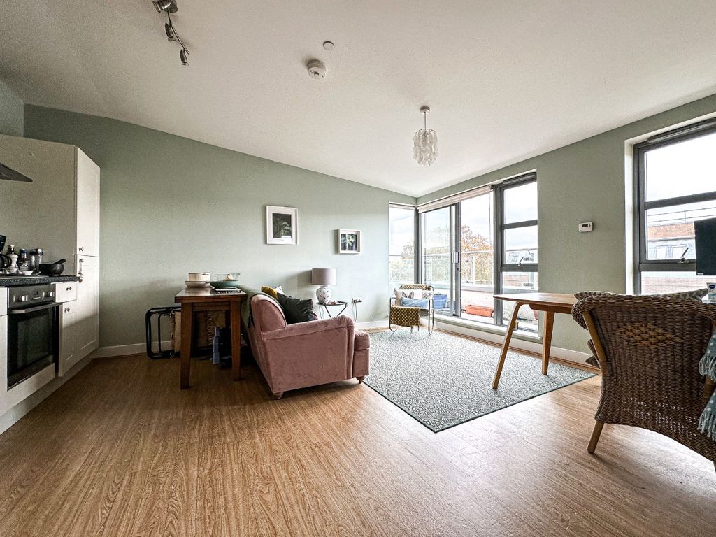 Property photo 3 of 10 5677268