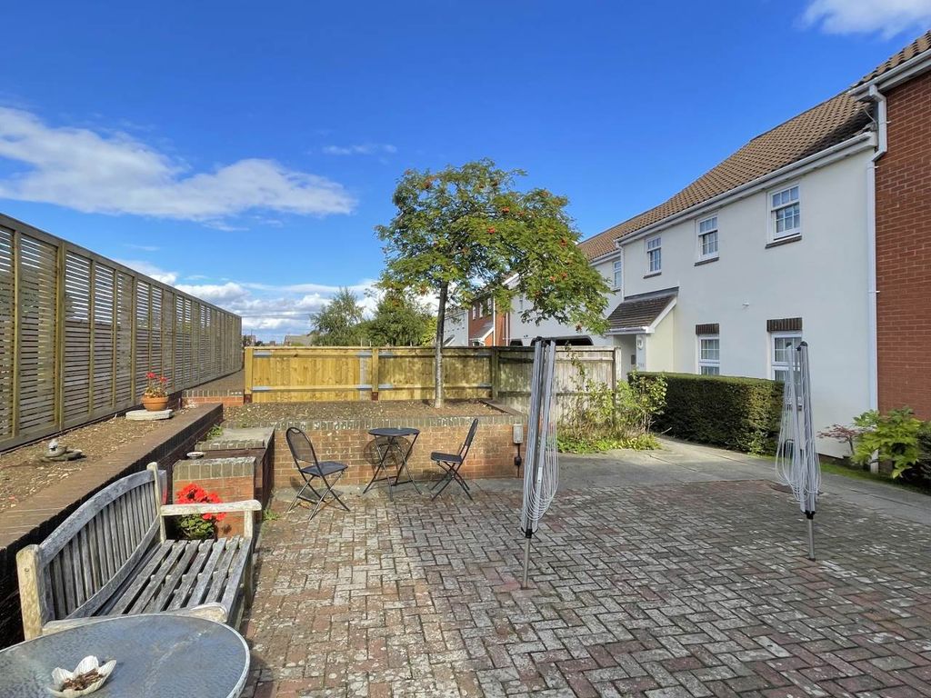 Property photo 2 of 9 Image00005