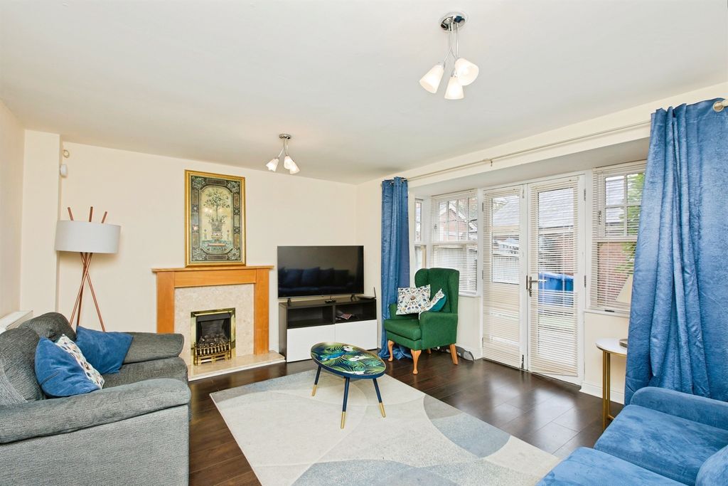 Property photo 2 of 18