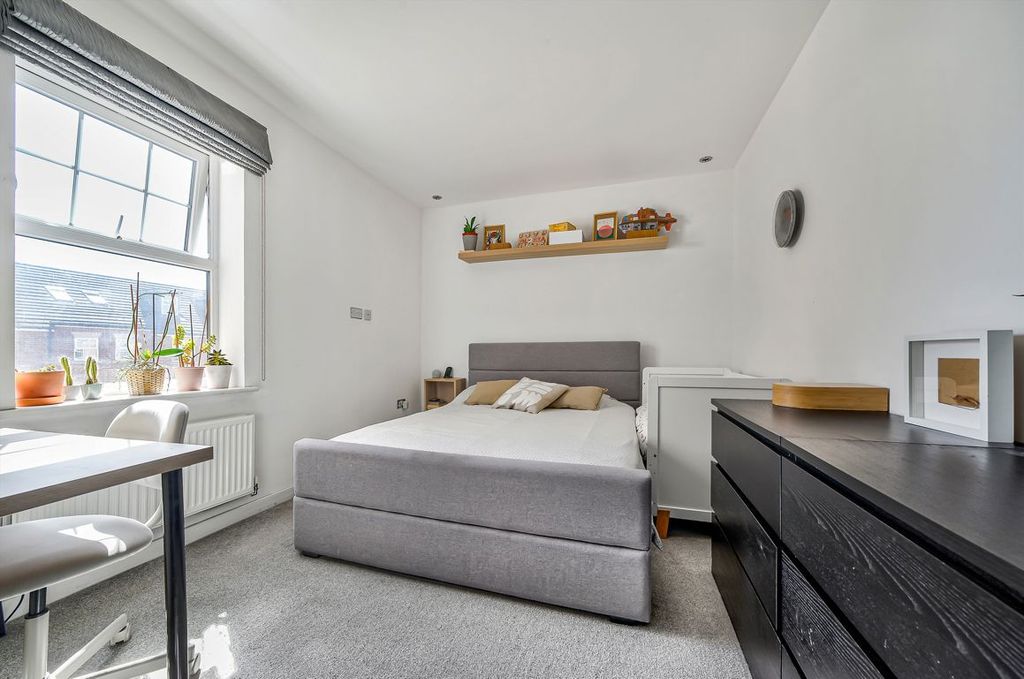 Property photo 3 of 6