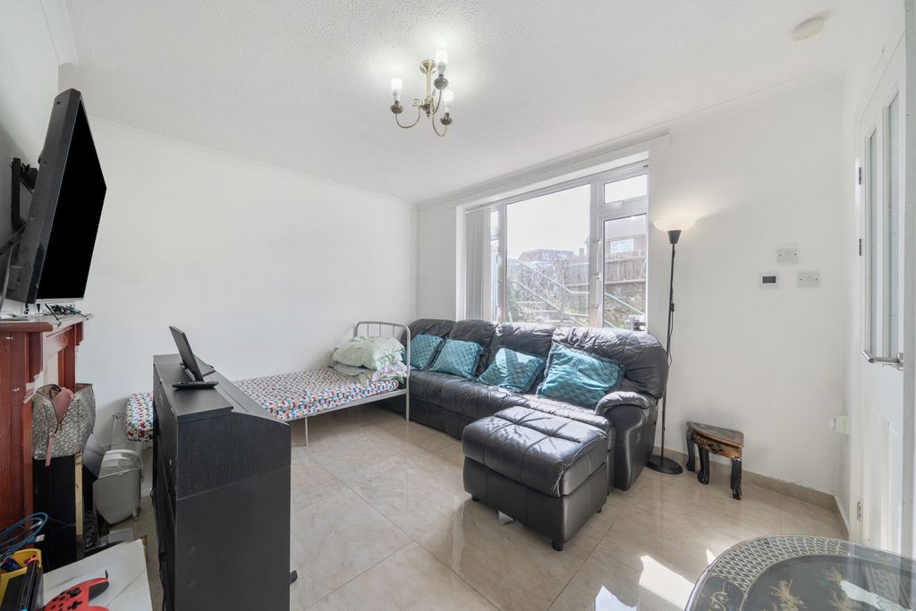 Property photo 2 of 15 1447473-8-69E0E9B...