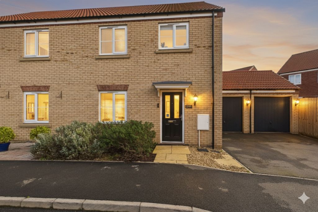 Property photo 1 of 15 Take A Look At This Beautiful Property With Its Mo