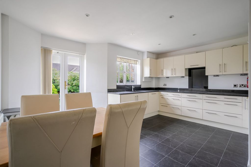Additional image 4 of 3 bed semi-detached house to rentGuards Court, Sunningdale SL5