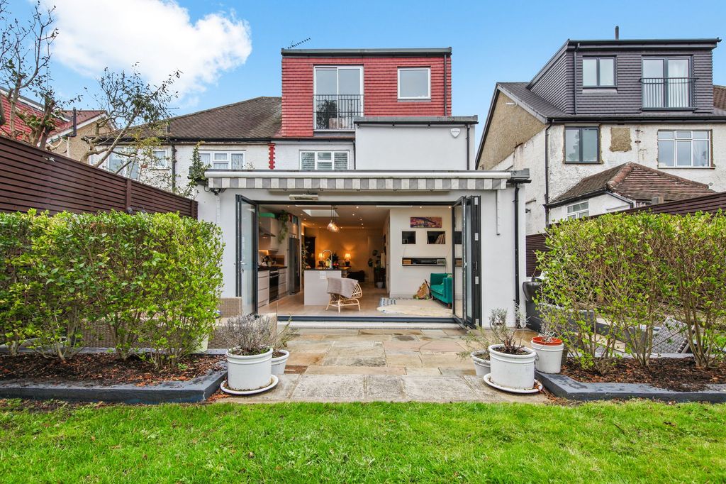 Property photo 3 of 19