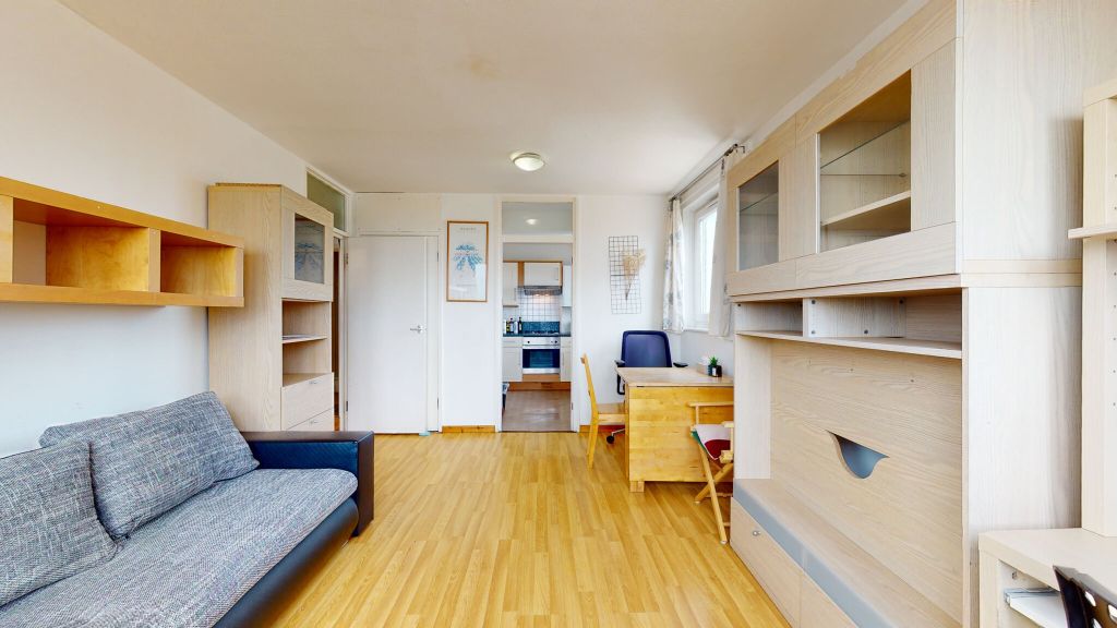 Property photo 1 of 11
