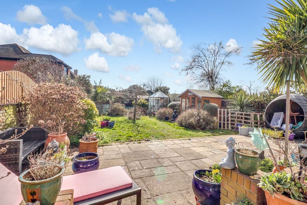 Property photo 2 of 23