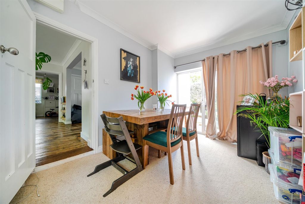 Property photo 3 of 19