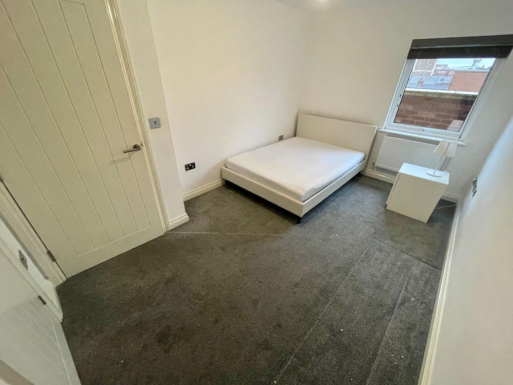 Property photo 3 of 11 Image