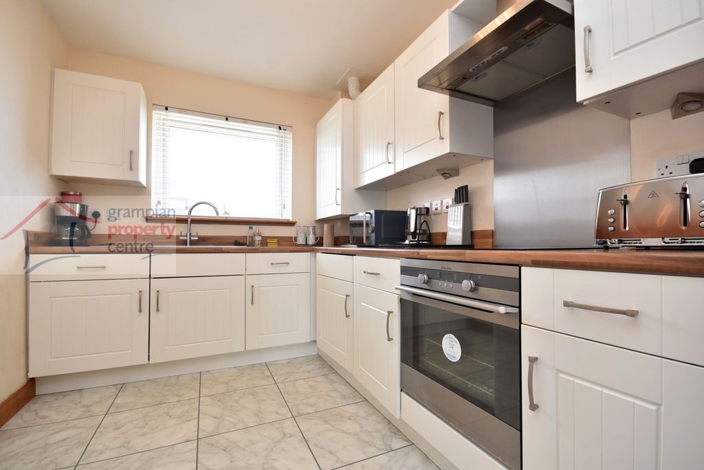 Additional image 7 of 2 bed flat for saleFlat 5 Stotfield Court, Stotfield Road, Lossiemouth IV31