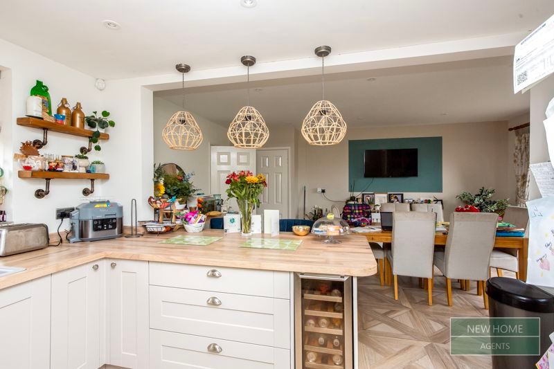 Property photo 3 of 14 Photo 8