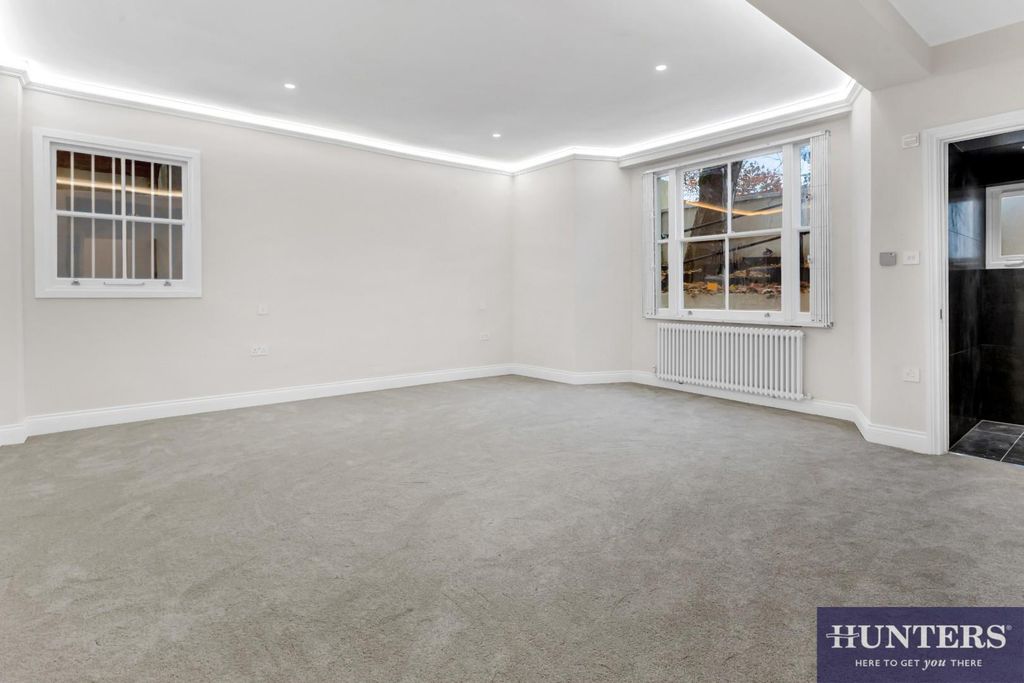 Property photo 3 of 19 Primary Bedroom