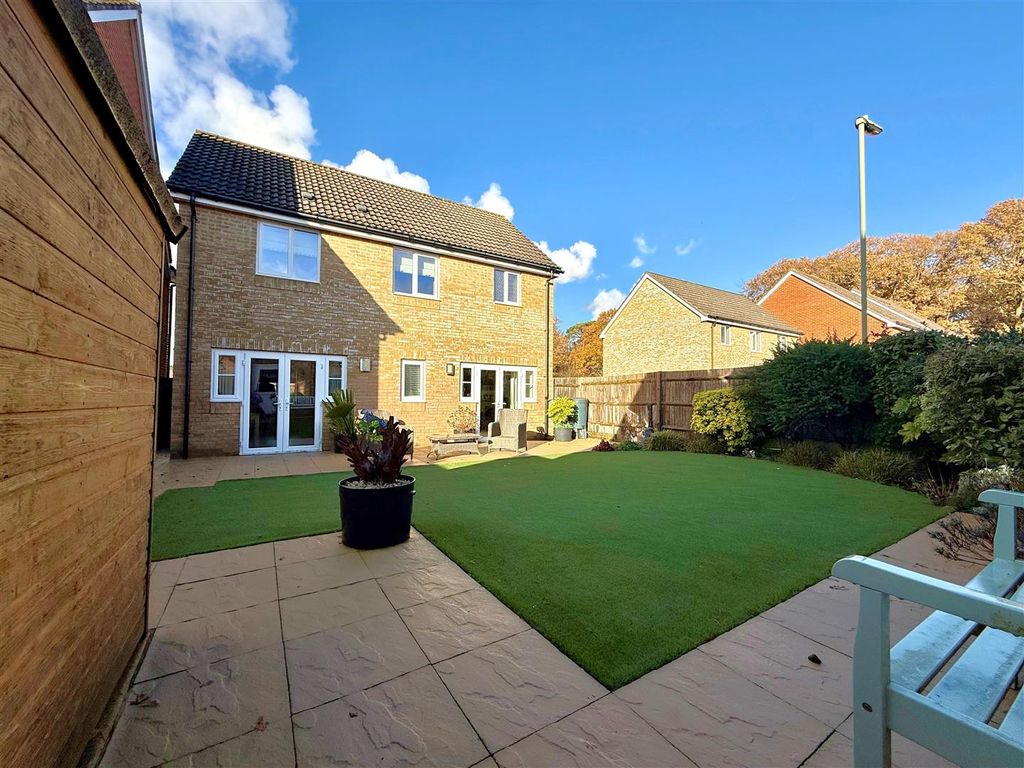 Property photo 3 of 17 Garden 3].Jpg