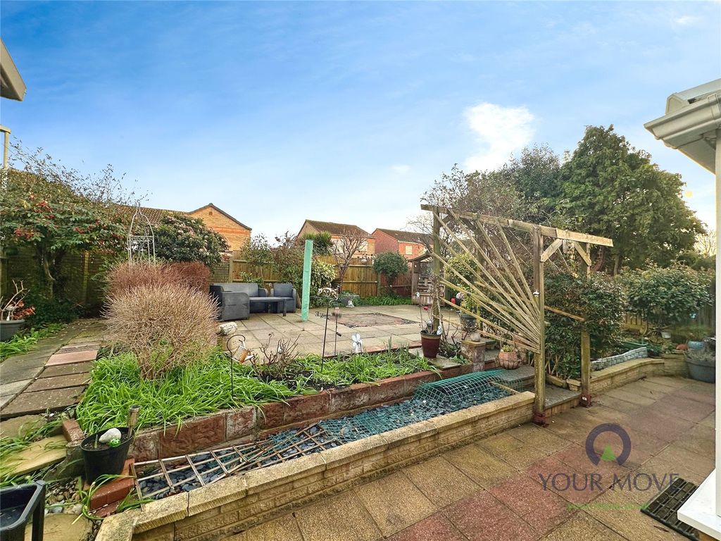 Property photo 2 of 18 Garden