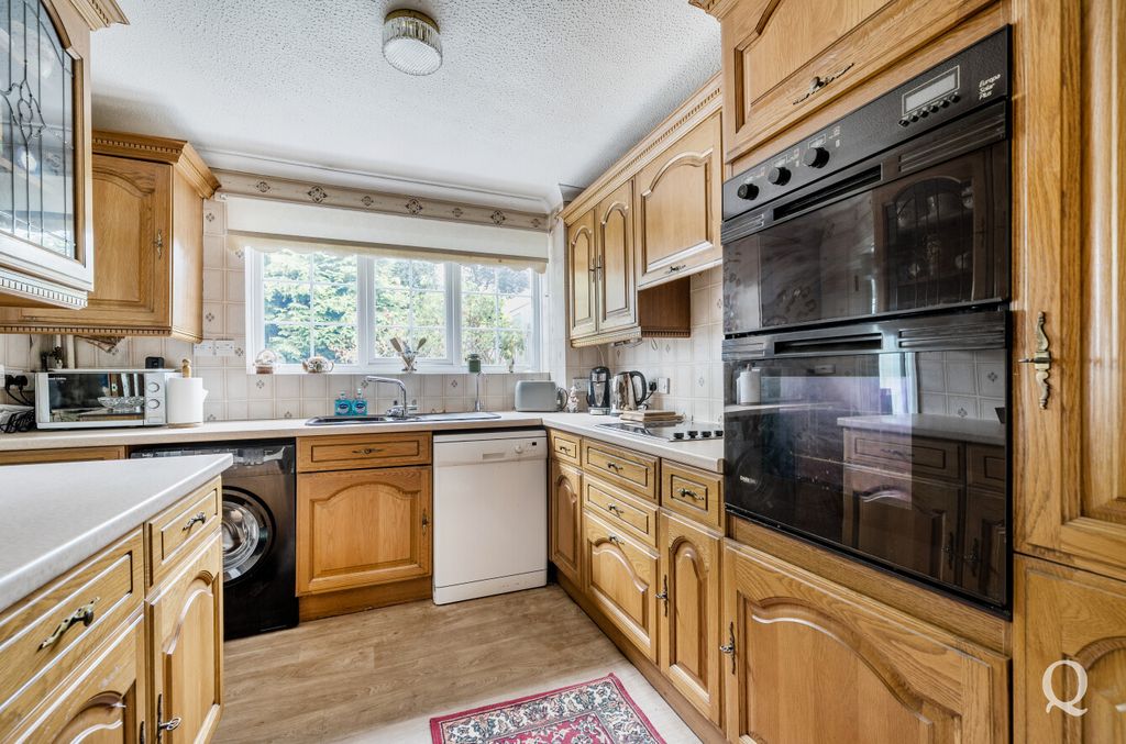 Property photo 2 of 22 29F51Fe8-944c-465...
