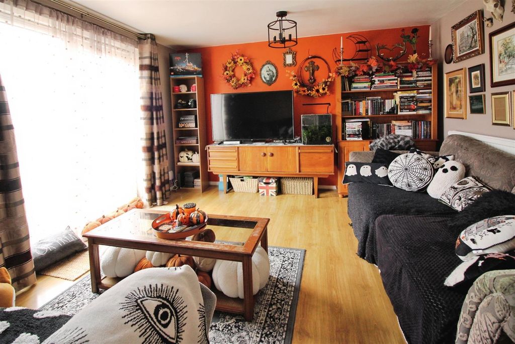 Property photo 2 of 8 Living Room