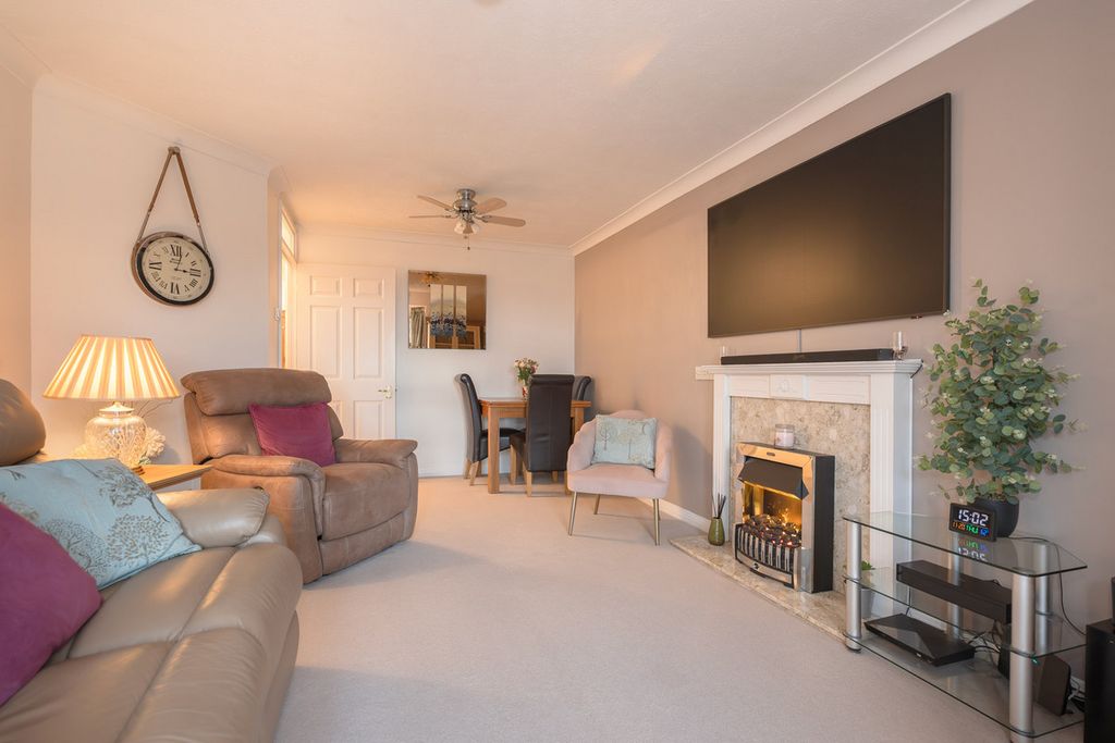 Property photo 3 of 20