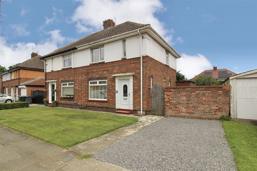 Property photo 1 of 19 Front Gardens