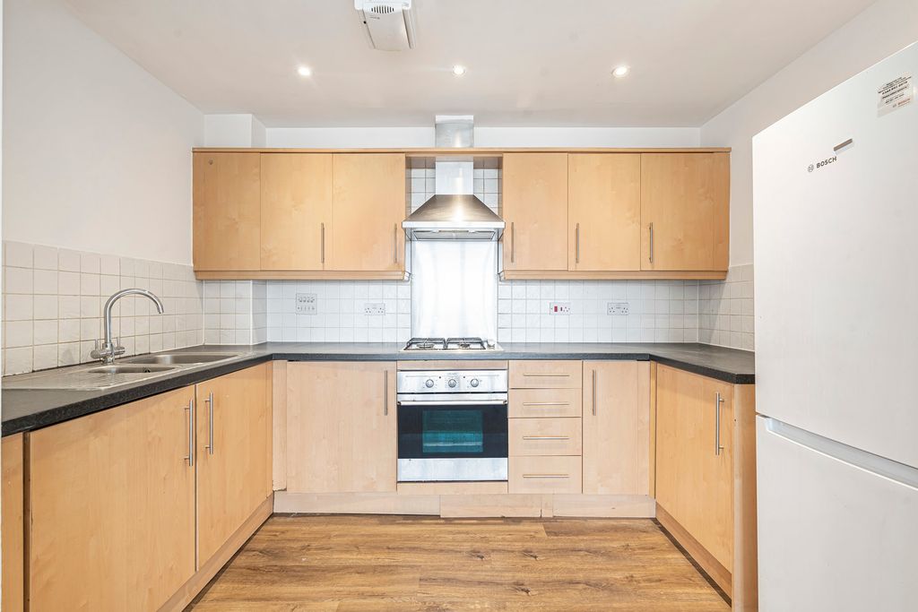 Property photo 3 of 8 Kitchen