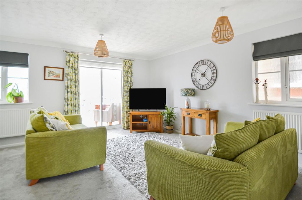 Property photo 3 of 13 4_68622.Jpg