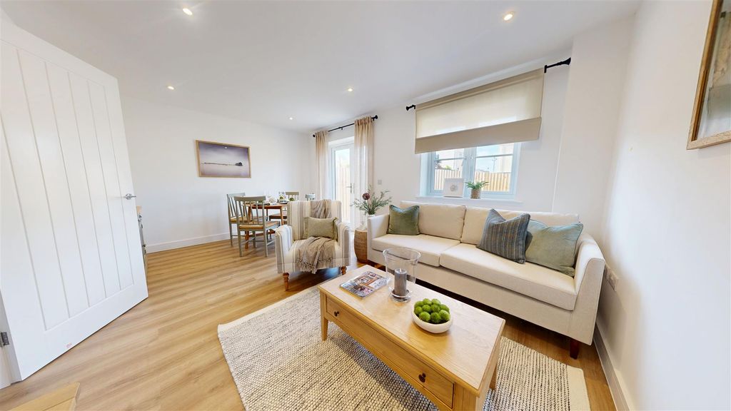 Property photo 2 of 13 10272025_110714.Jpg