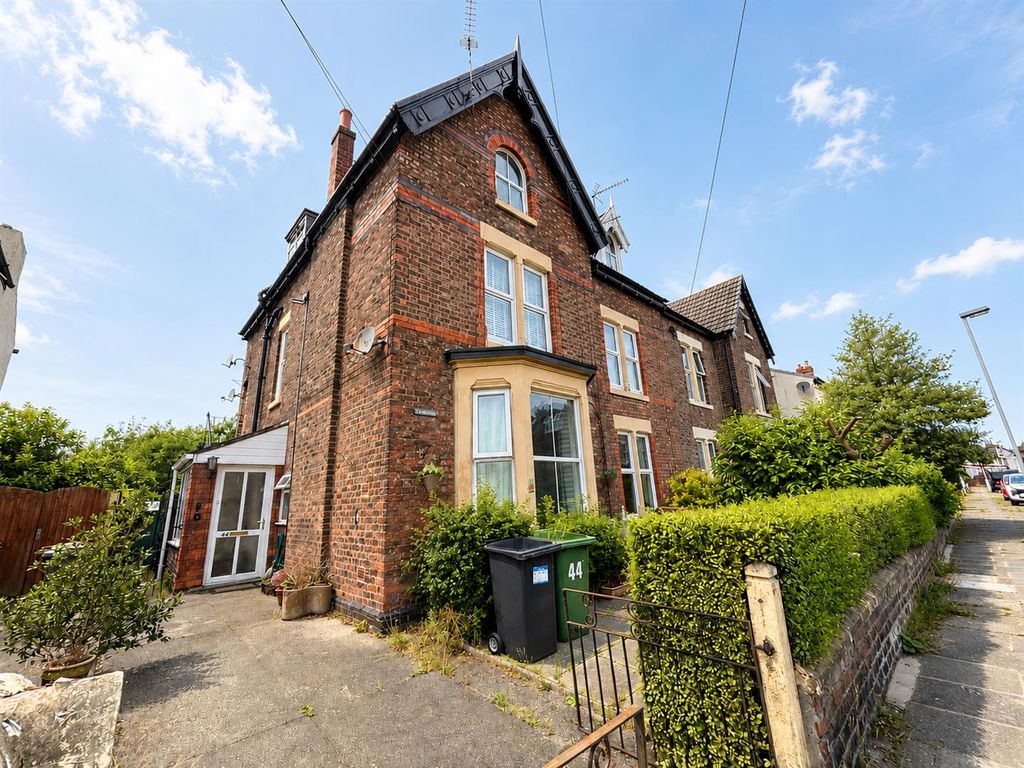 Property photo 1 of 41 47d27Ca9-B86E-466d-8378-8d62Ff38910A.Png