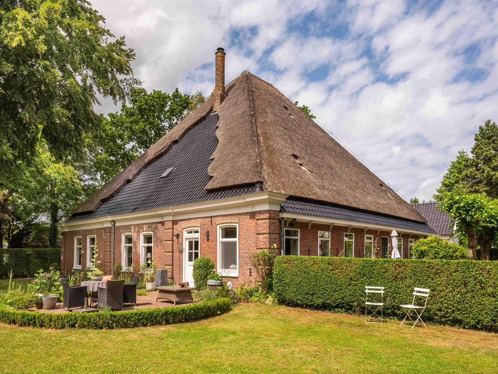 Property photo 3 of 97