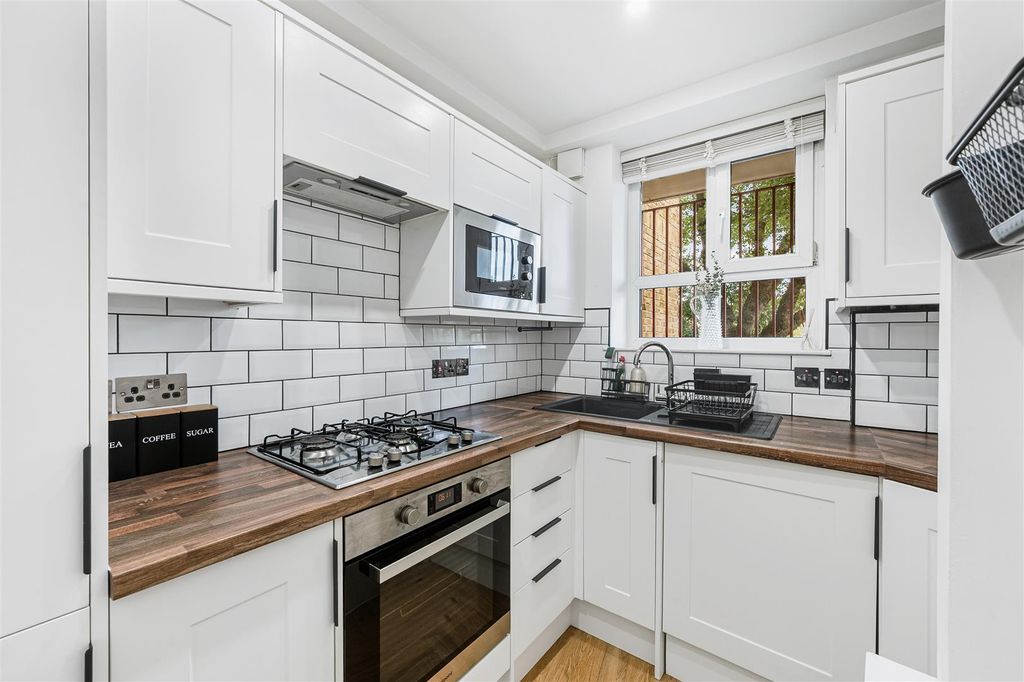 Property photo 2 of 15 William Morris House-8.Jpg