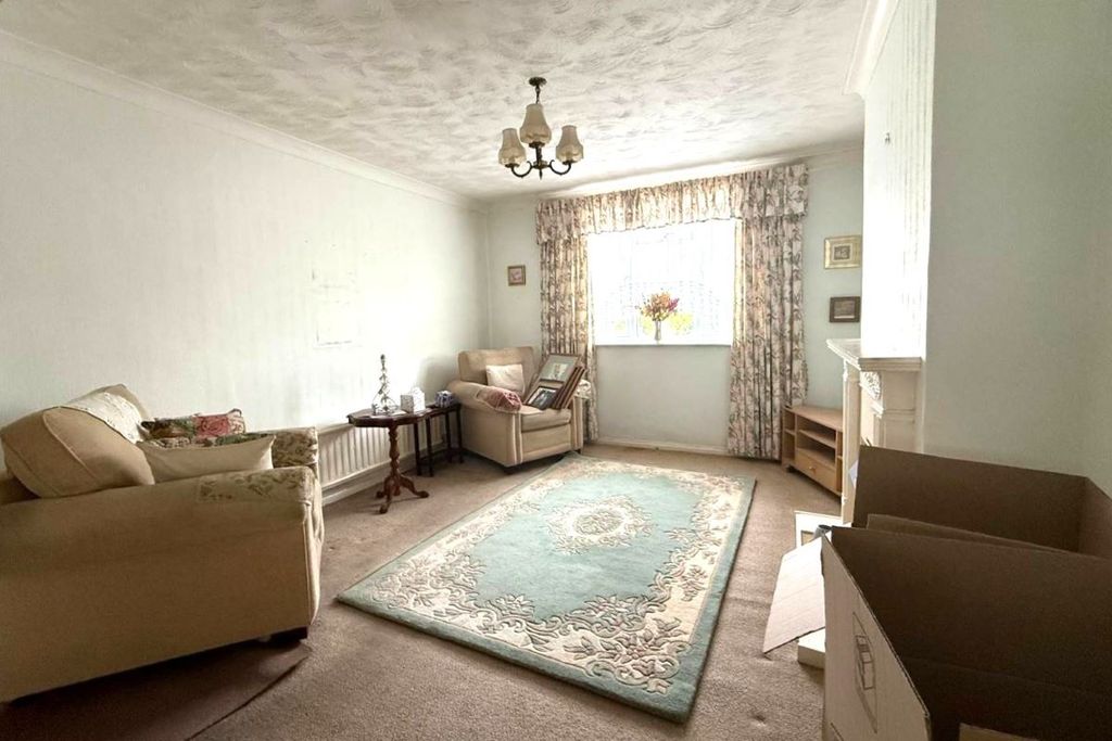 Property photo 2 of 9