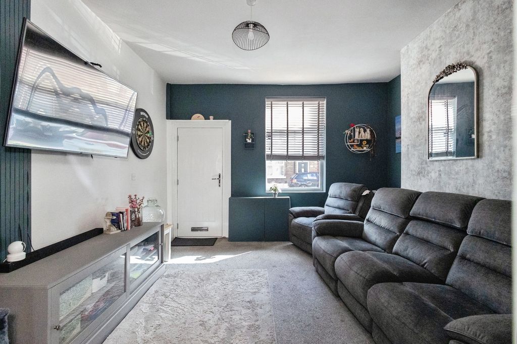 Property photo 3 of 22 Pbox-Img.Jpg