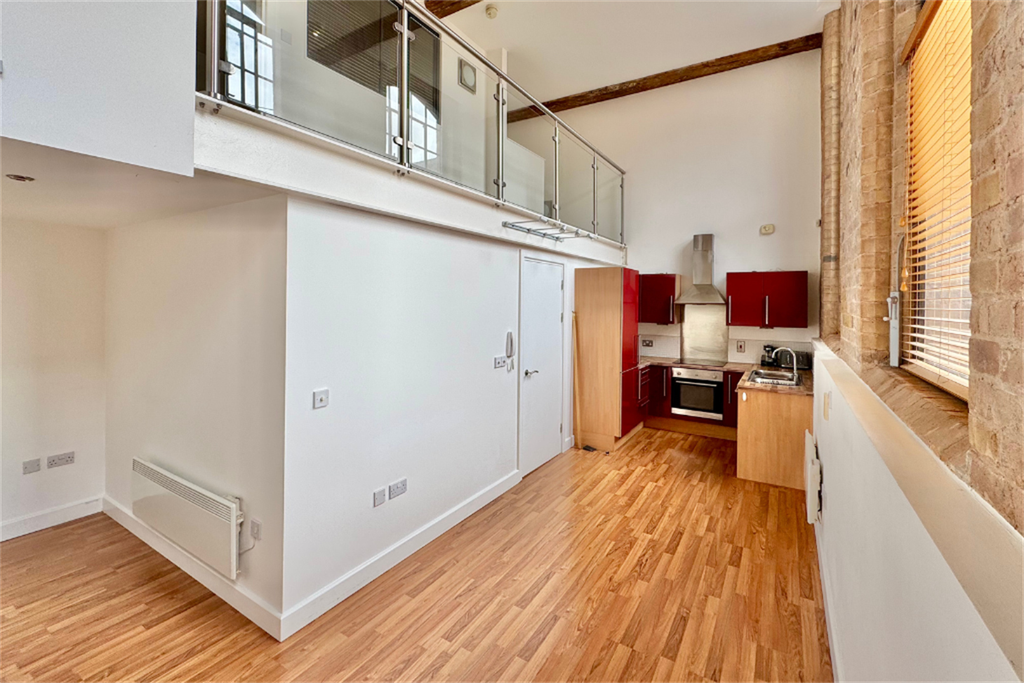 Property photo 1 of 32 (Main)