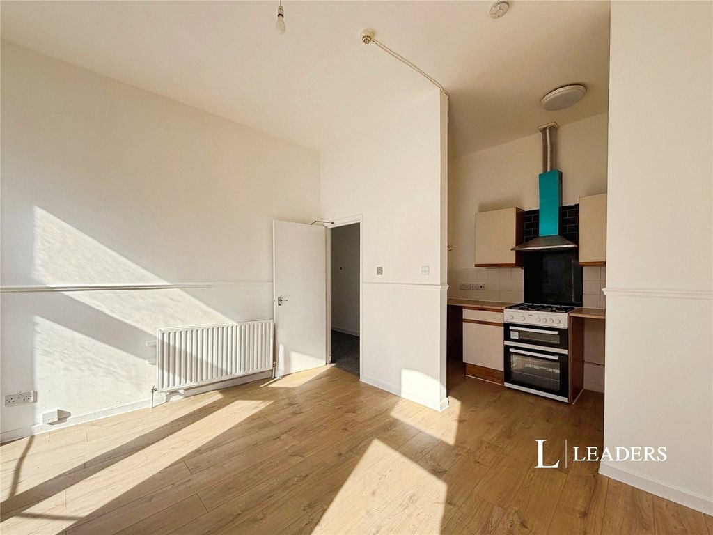 Property photo 2 of 14 Picture No. 04