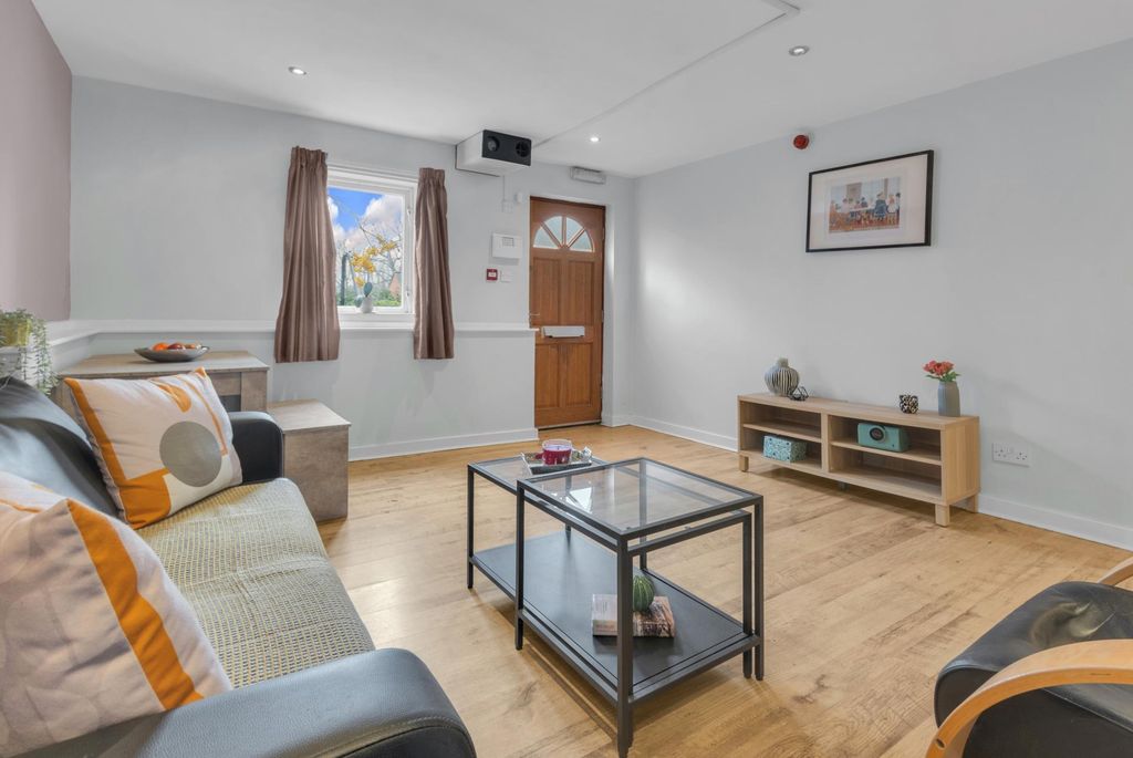 Property photo 2 of 12 Property Photo