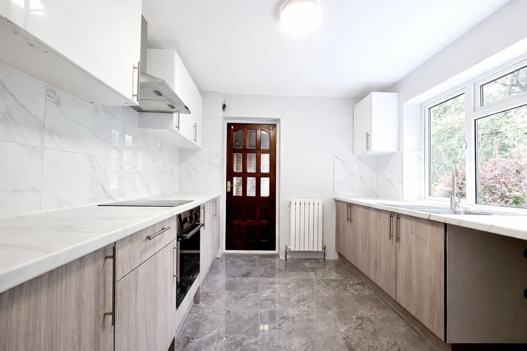 Property photo 2 of 10 Kitchen.Png