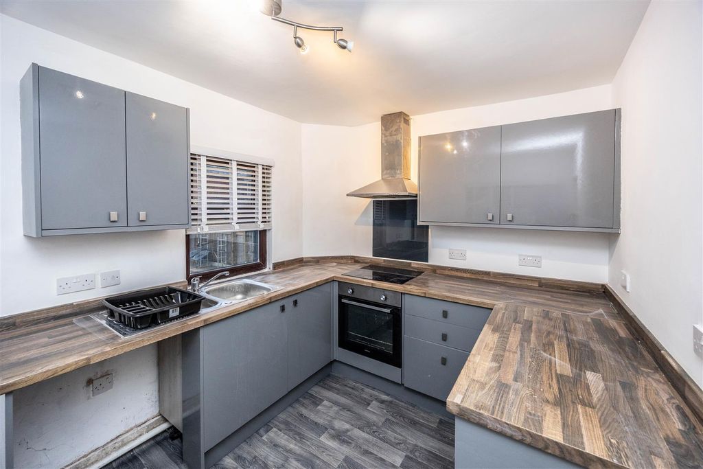 Property photo 2 of 27 2Esliv-260126-3.Jpg