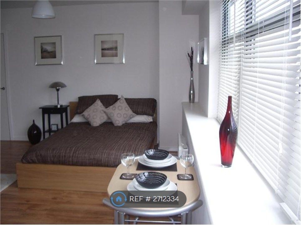 Property photo 1 of 15 Living Room /Bedroom