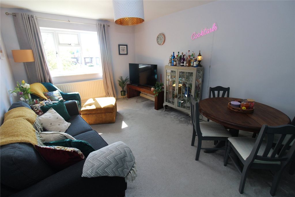 Property photo 2 of 12 Picture No. 13